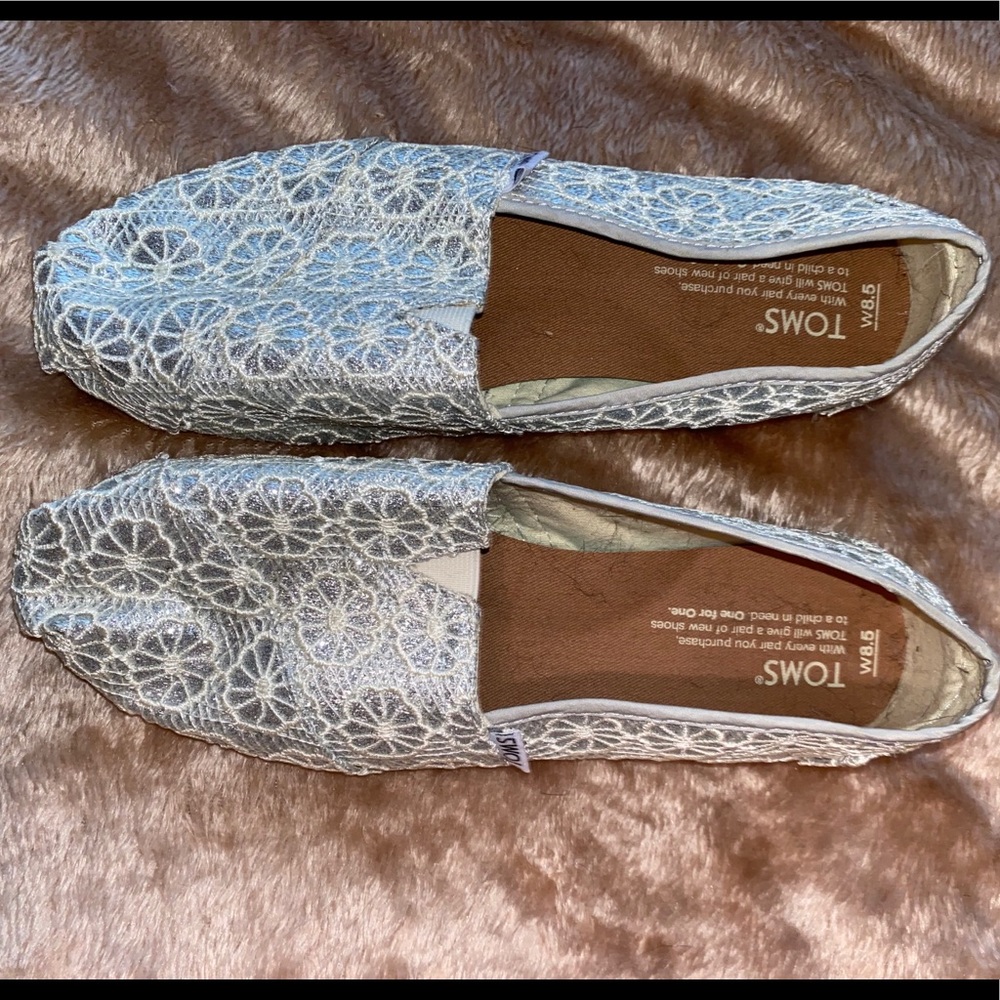 Toms